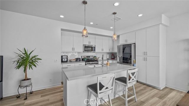 16282 Meadowhouse Ave - Photo 7 of 50