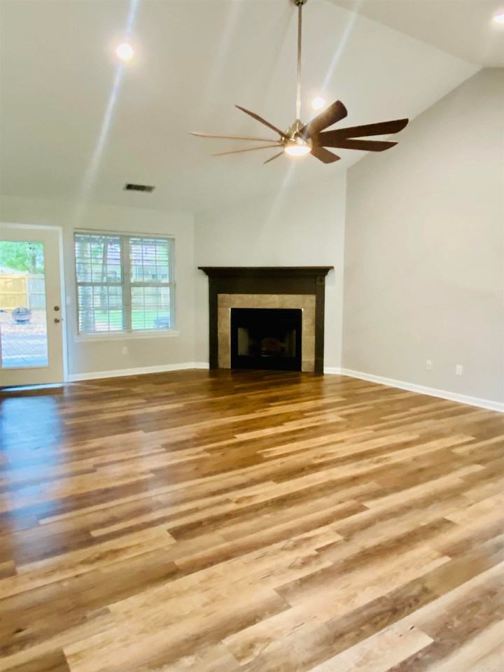 350 Plum Hollow Blvd - Photo 5 of 8