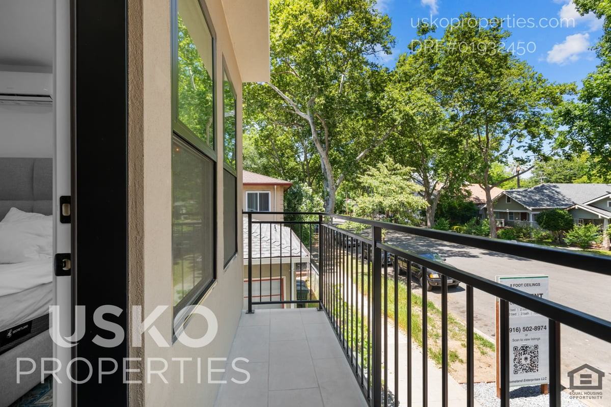 2824 D St - Photo 4 of 21