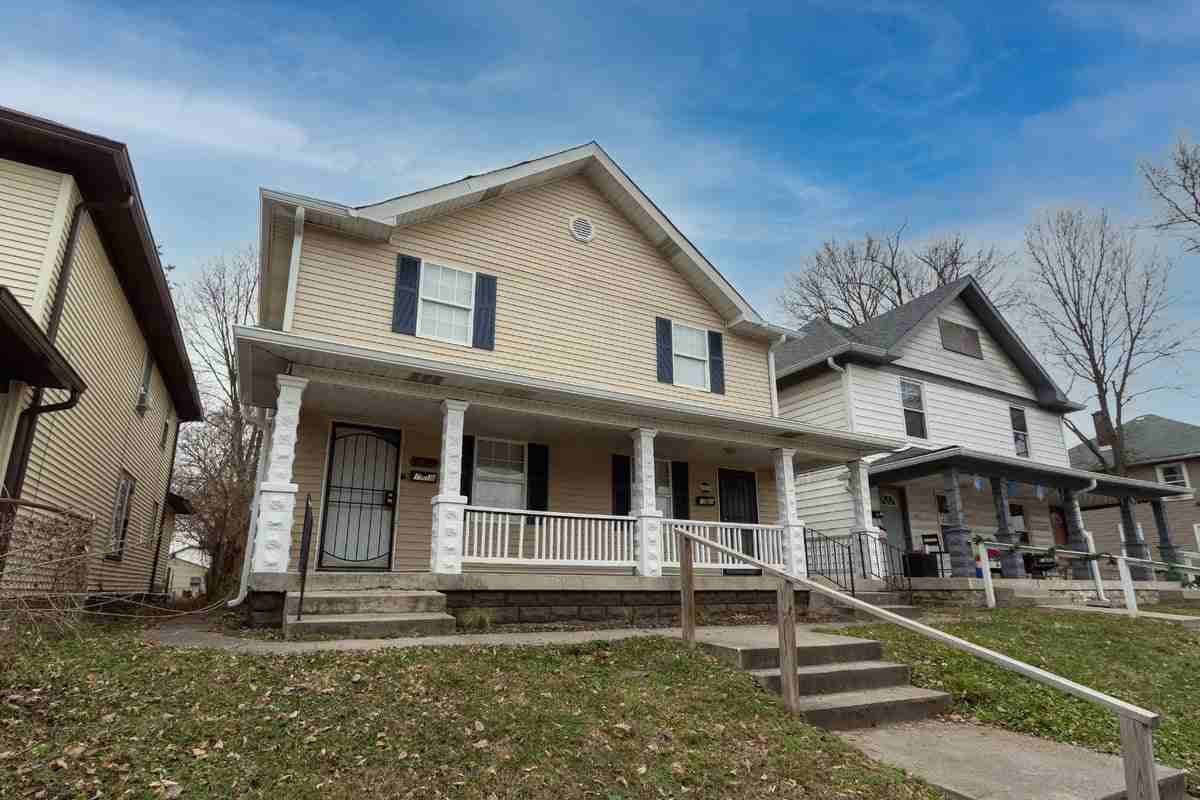 1920 Sugar Grove Ave - Photo 2 of 28