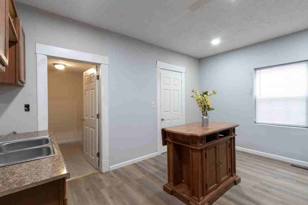 1920 Sugar Grove Ave - Photo 6 of 28