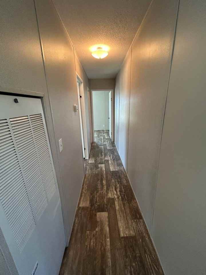 1106 Victoria St - Photo 4 of 11