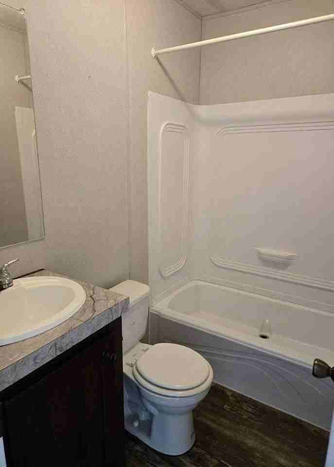1116 Victoria St - Photo 6 of 10