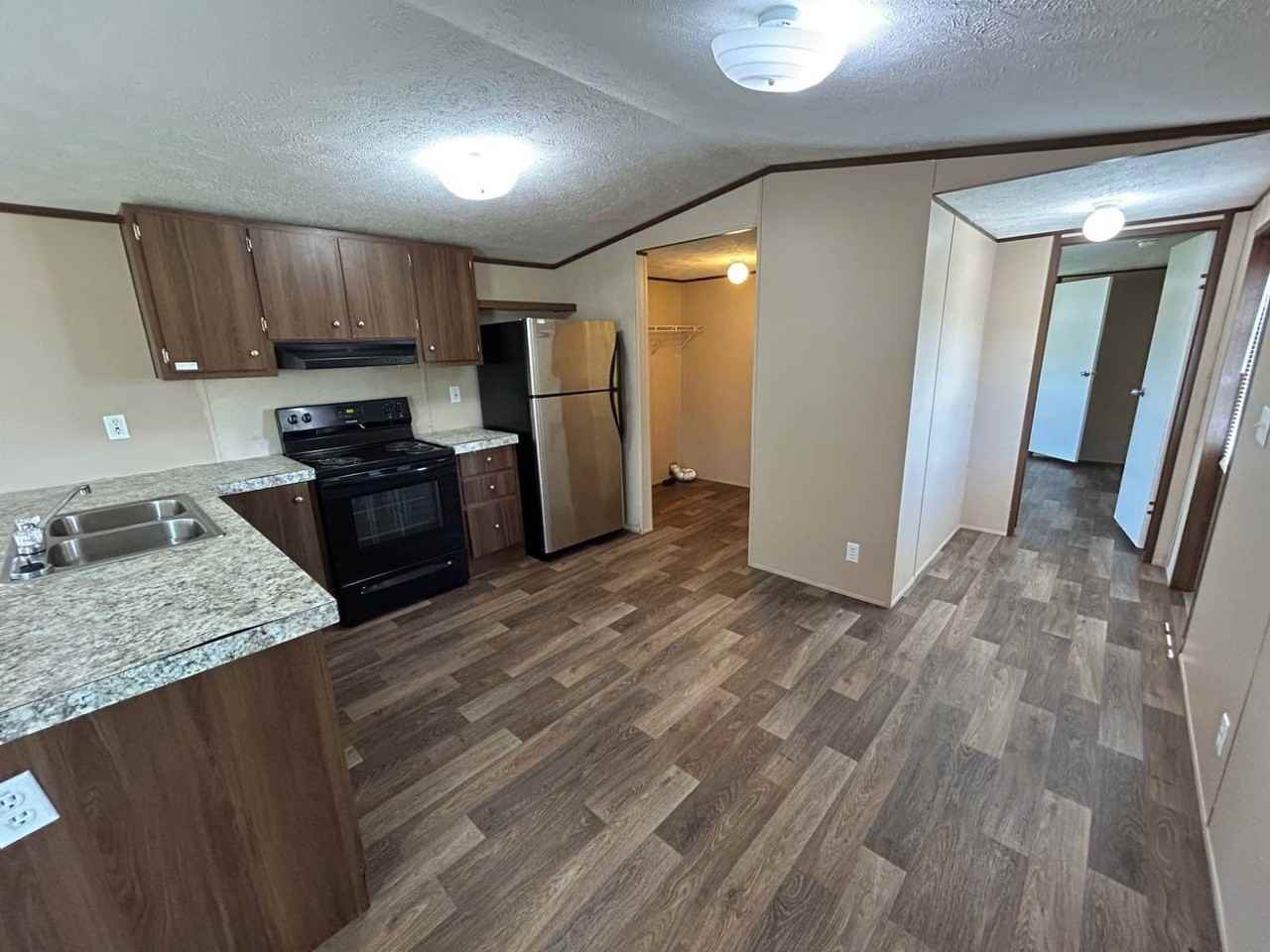 1509 Thomas Dr - Photo 2 of 9