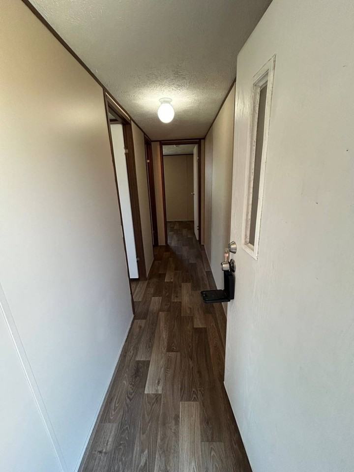 1509 Thomas Dr - Photo 3 of 9