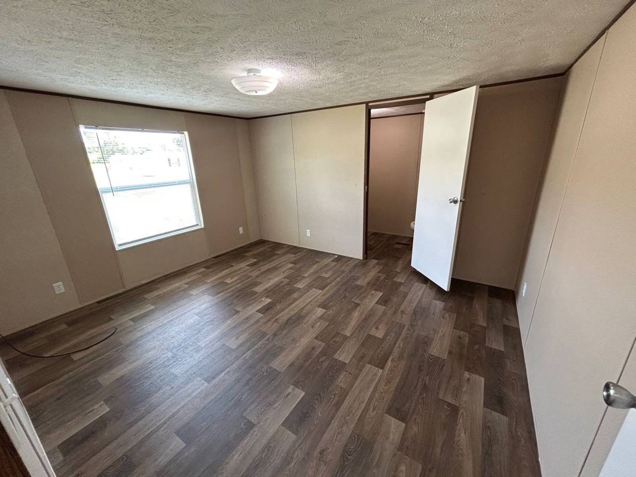 1509 Thomas Dr - Photo 4 of 9
