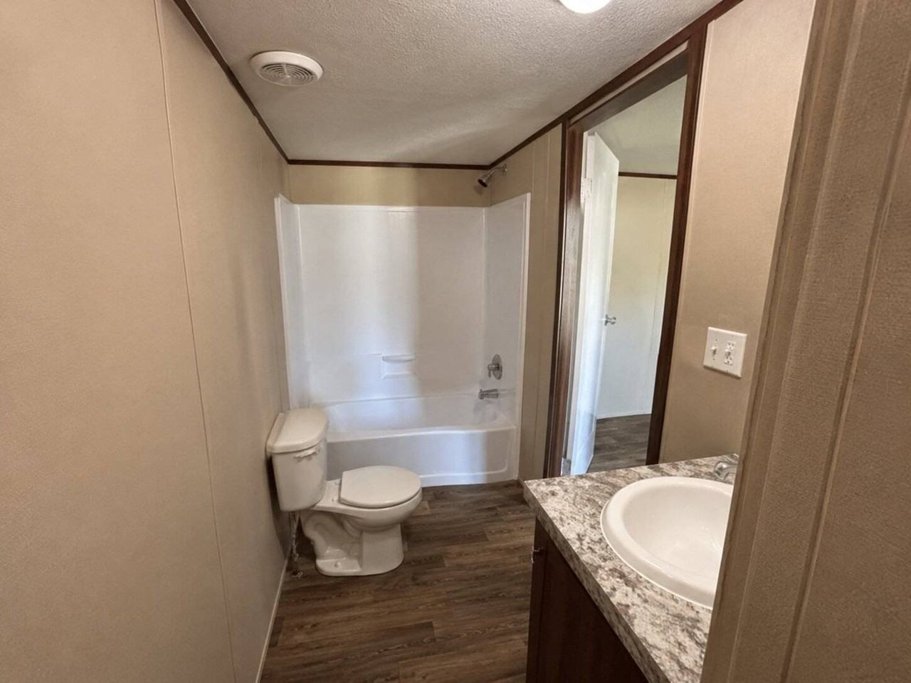 1509 Thomas Dr - Photo 6 of 9