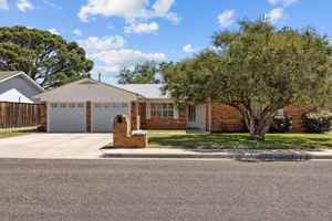 featured image of 3700 Fairmont Dr