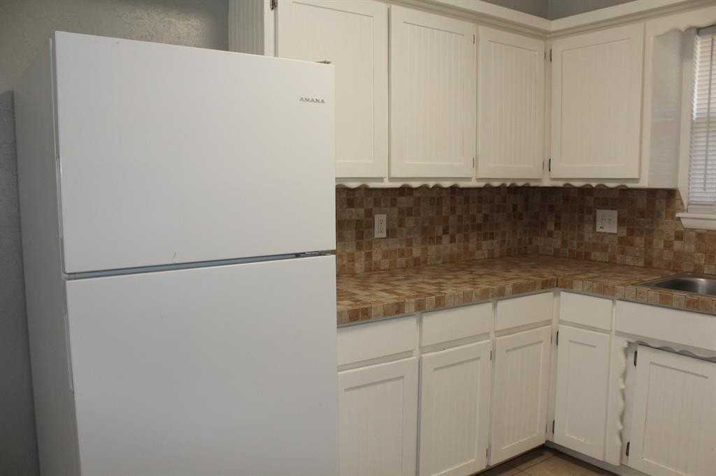 3036 Se 20th St - Photo 4 of 18
