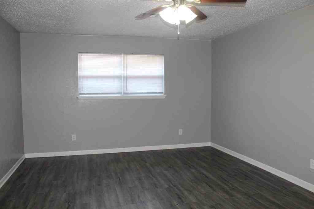 3036 Se 20th St - Photo 6 of 18