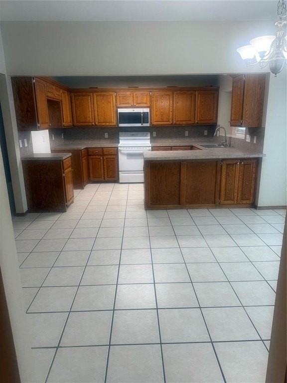 12513 Sw 14th St - Photo 3 of 23
