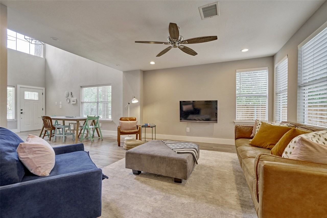 38 E Gaslight Pl - Photo 3 of 50