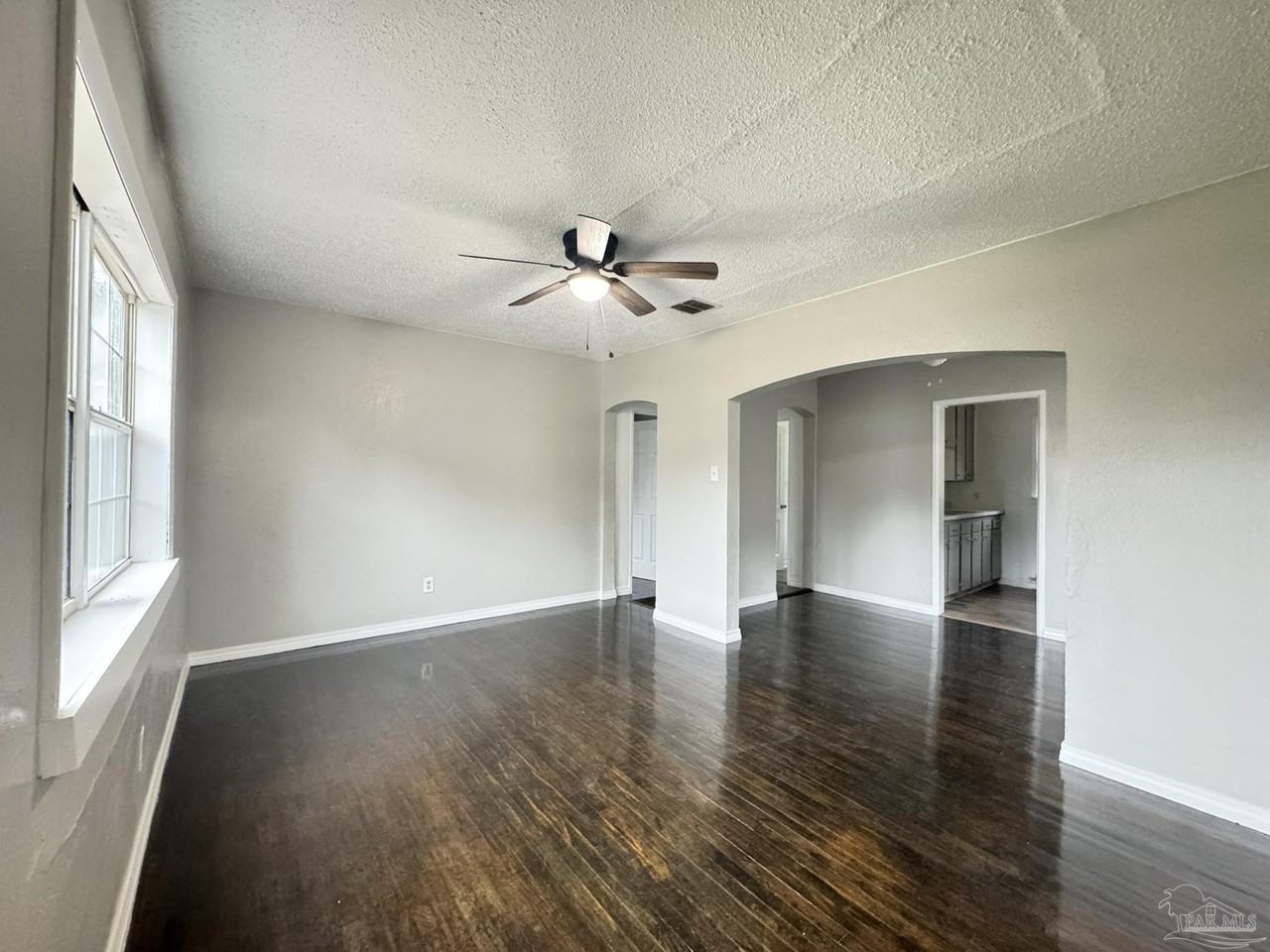 128 Brandon Ave - Photo 2 of 8