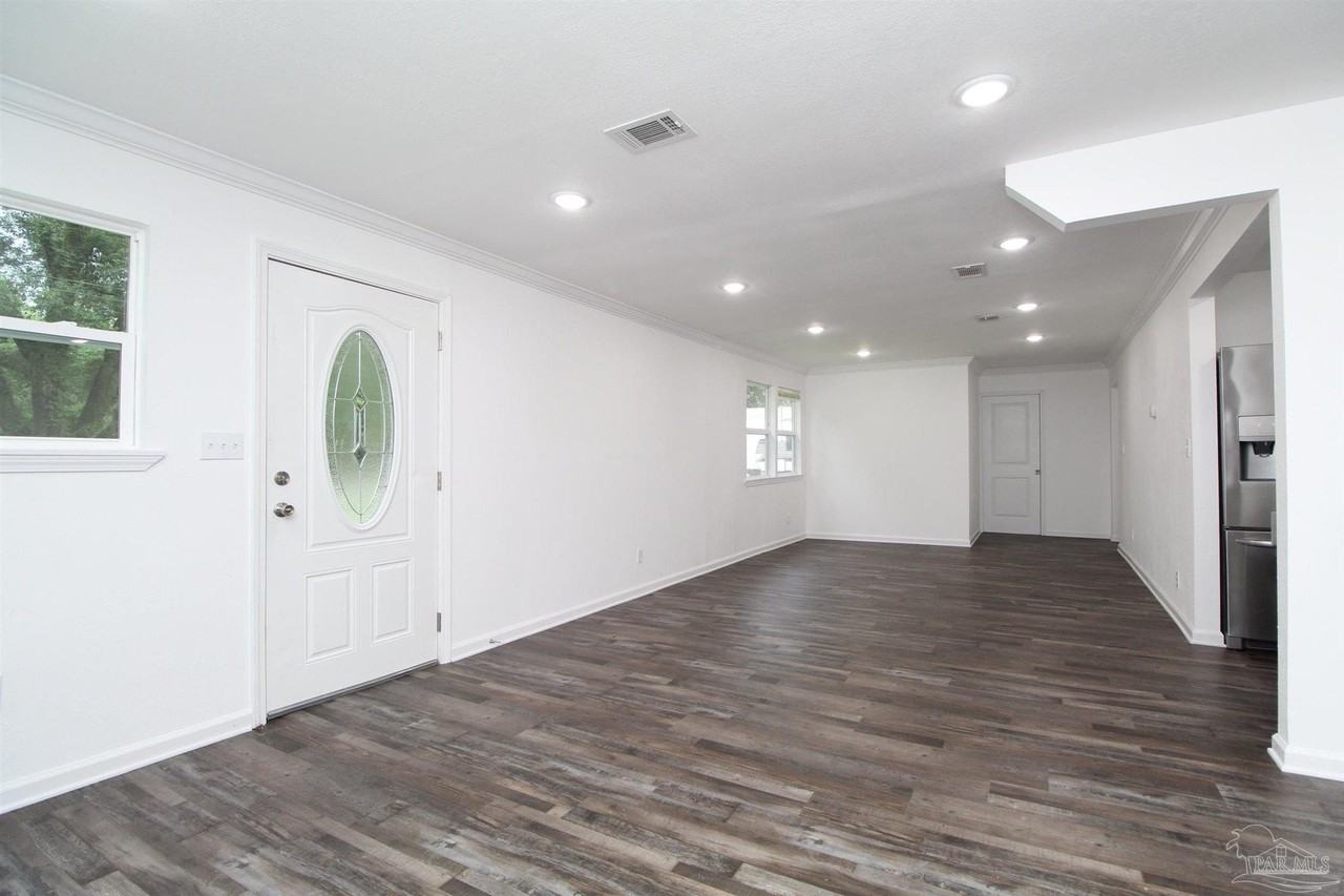 150 E Ensley St - Photo 4 of 22