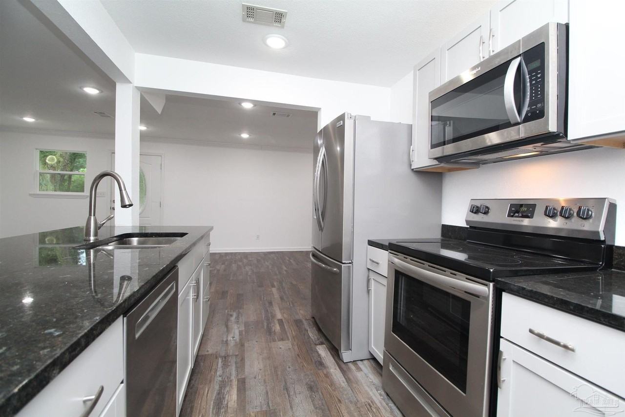 150 E Ensley St - Photo 7 of 22