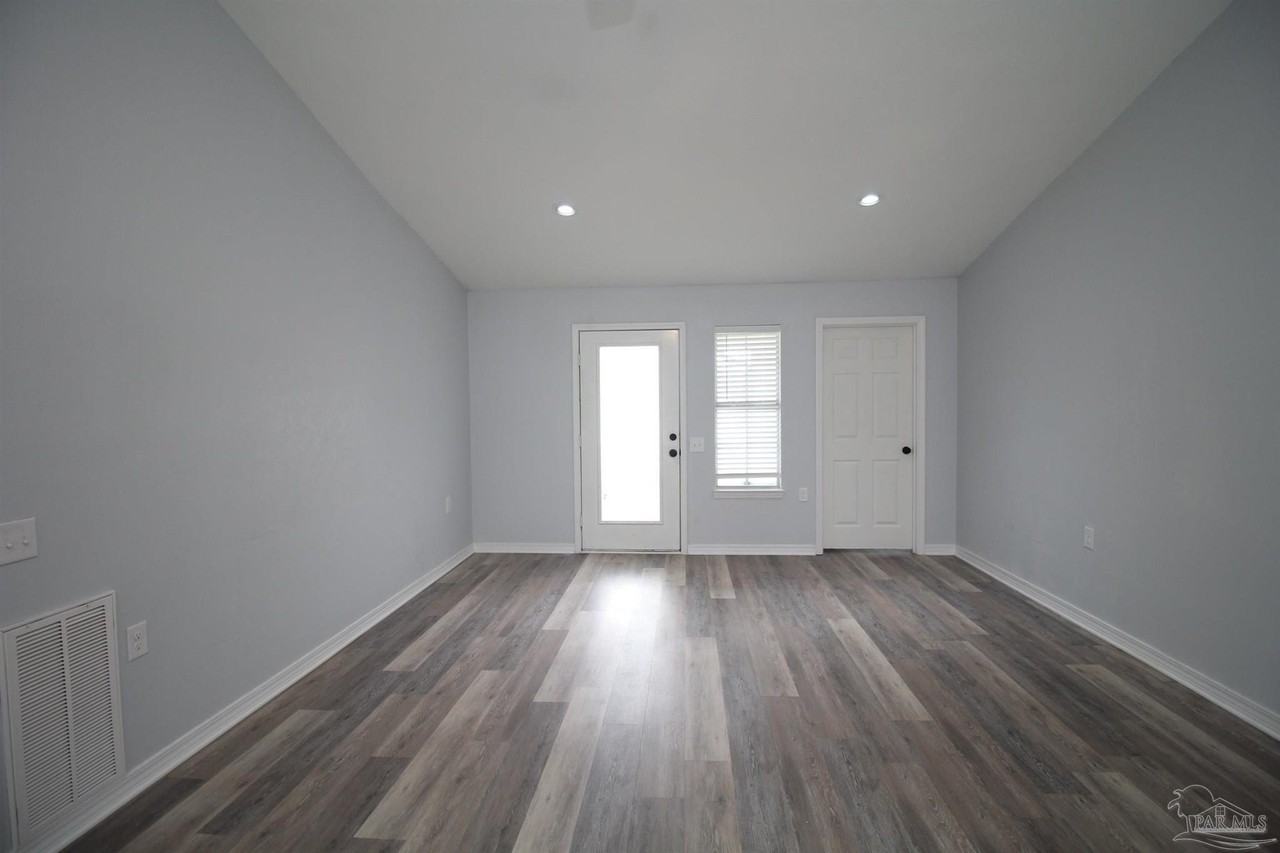 8508 Indian Oaks Pl - Photo 3 of 18