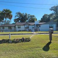 featured image of 1301 W Lee St
