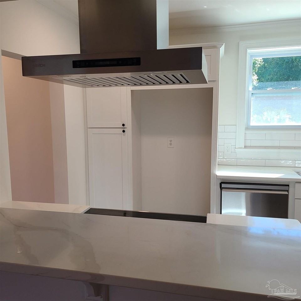 1301 W Lee St - Photo 7 of 28