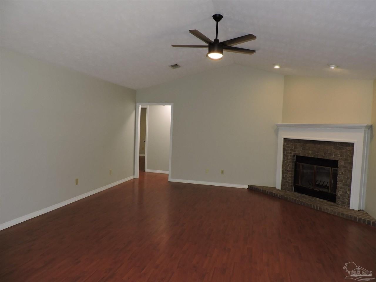 5261 Rowe Trl - Photo 3 of 32