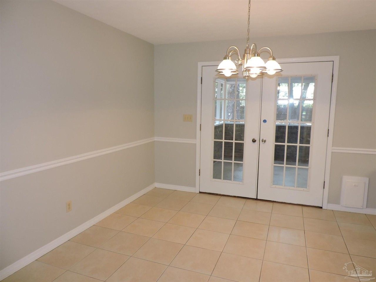5261 Rowe Trl - Photo 7 of 32