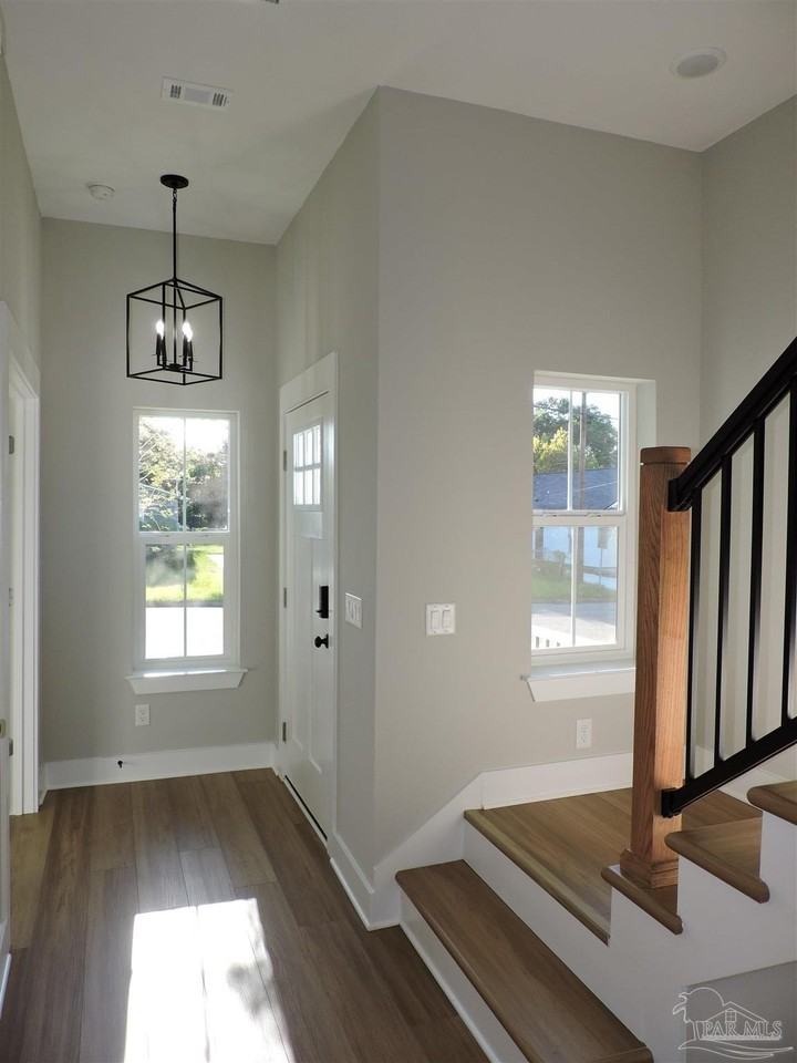706 N F St #B - Photo 2 of 32