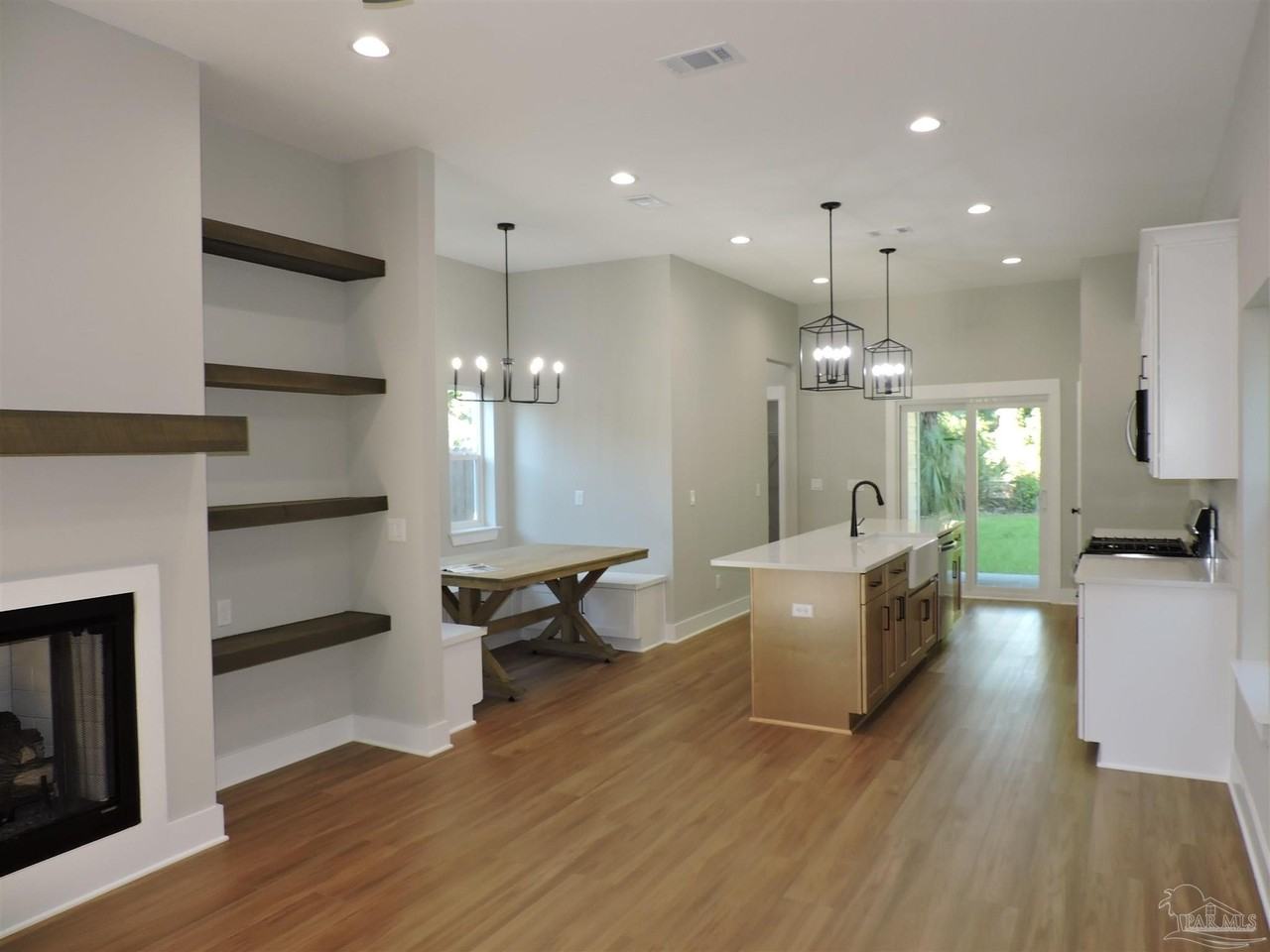706 N F St #B - Photo 4 of 32