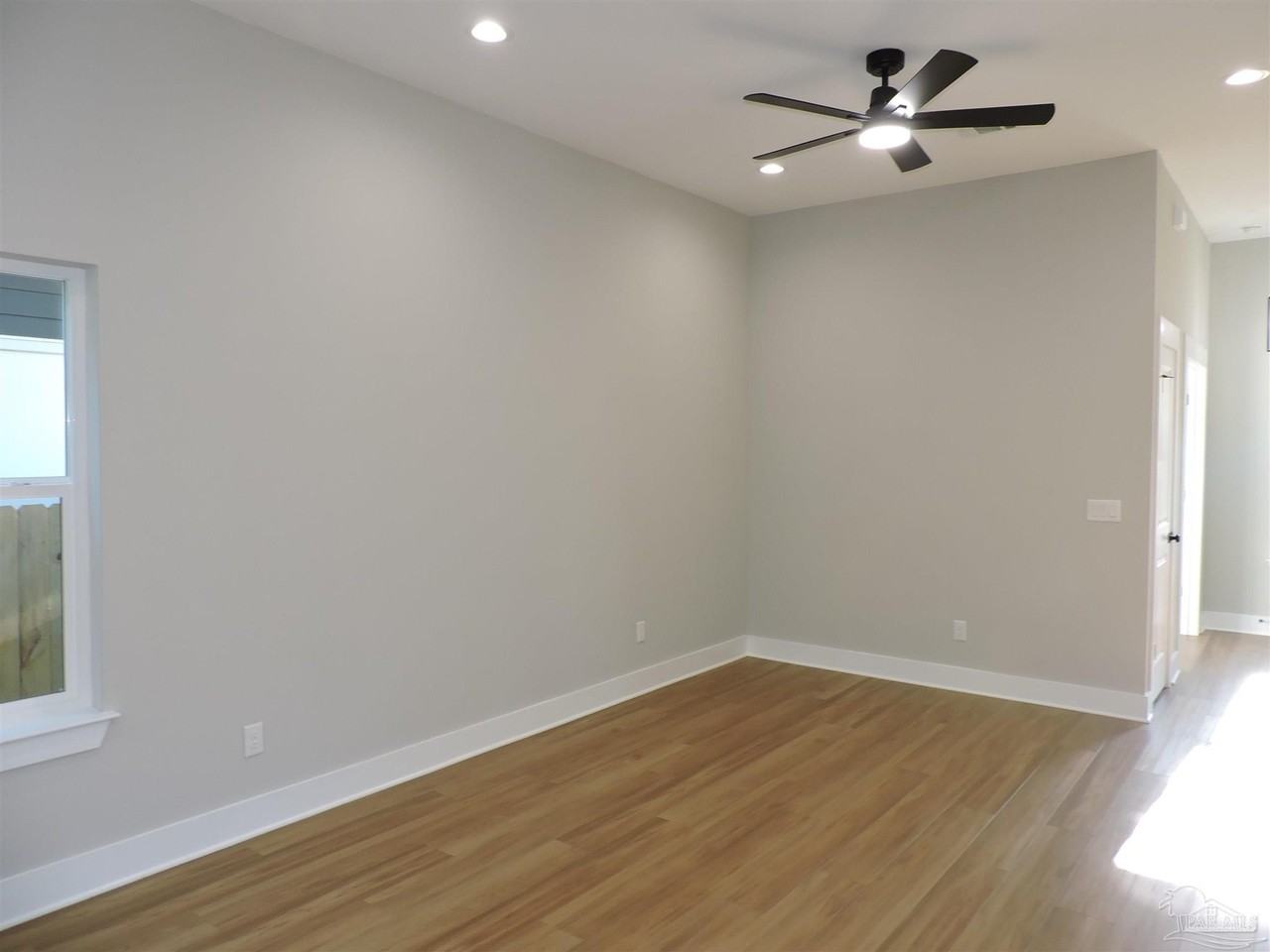 706 N F St #B - Photo 7 of 32