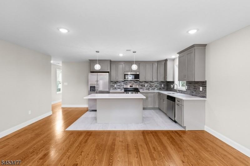 808 2nd Ave - Photo 4 of 19