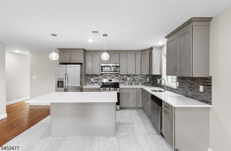 808 2nd Ave - Photo 5 of 19