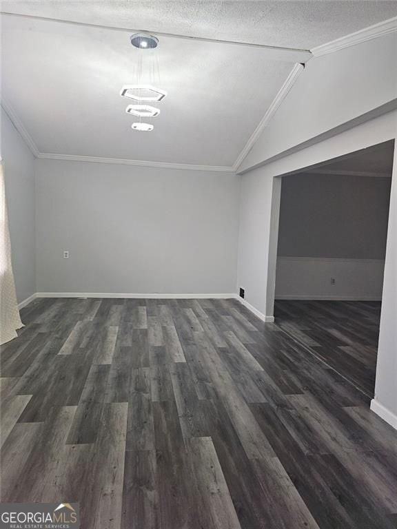 480 Paul St - Photo 4 of 14