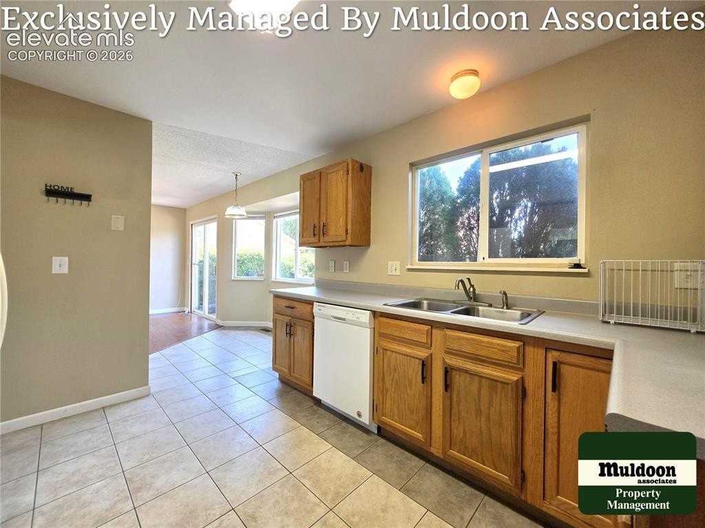 5920 Kittery Dr - Photo 6 of 27