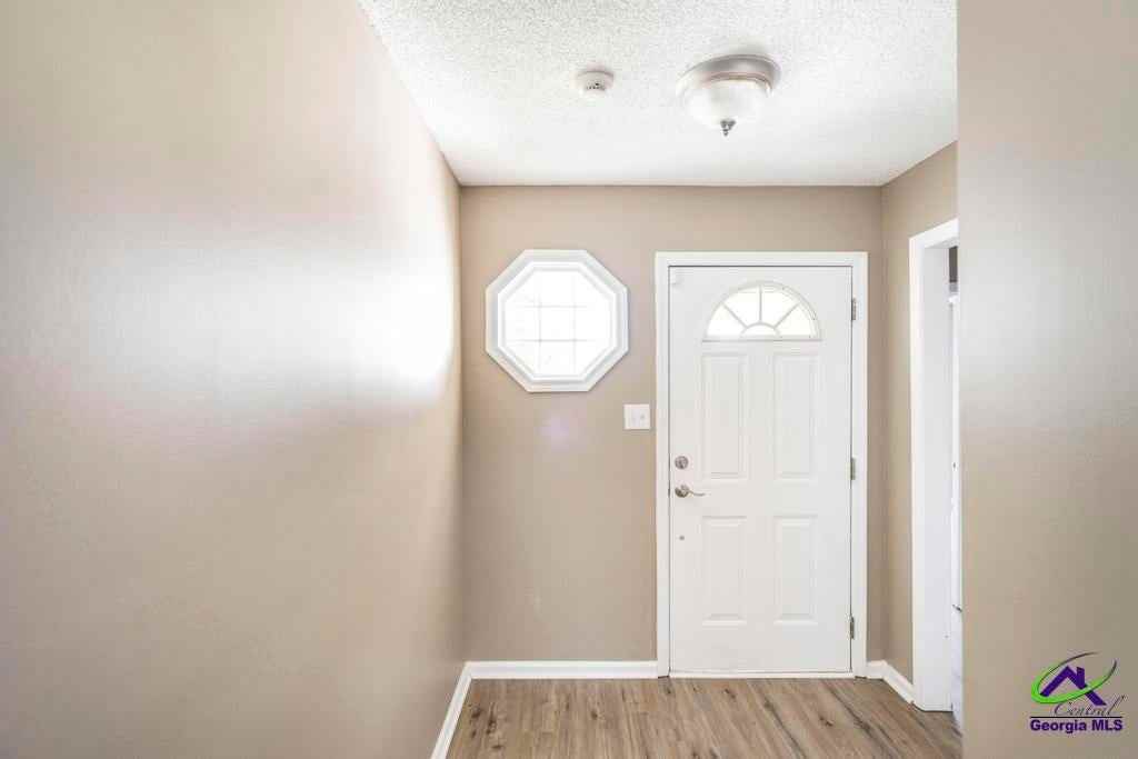 100 Wynfield Ln - Photo 3 of 25