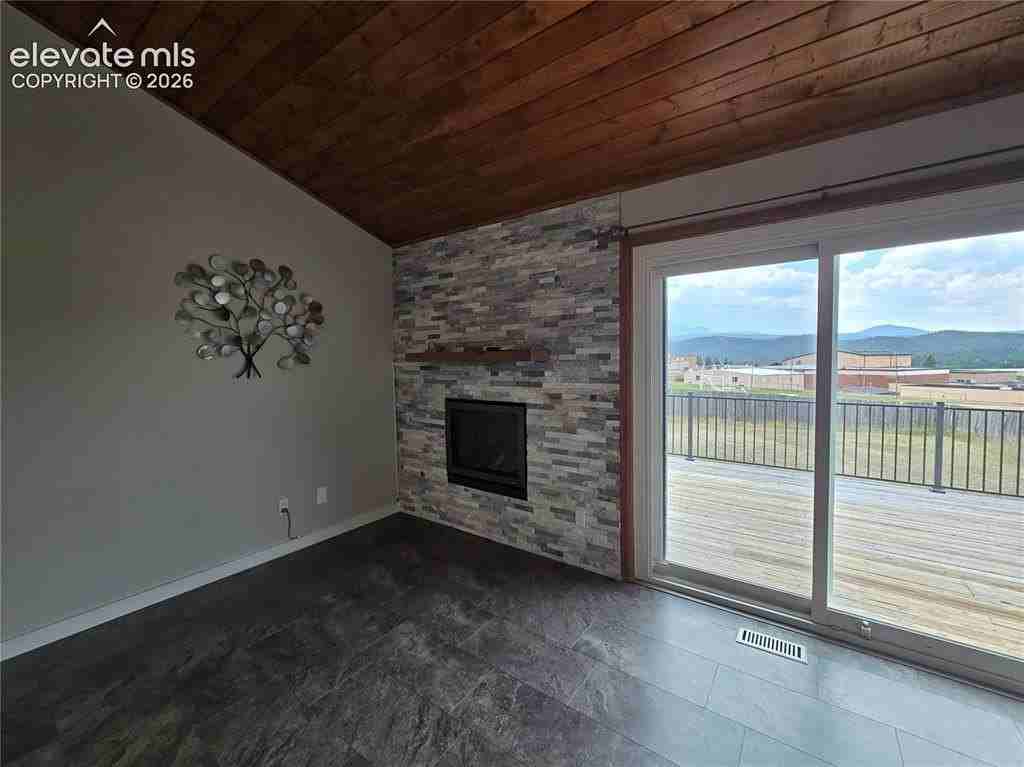 402 Forest Edge Ln #A - Photo 6 of 25