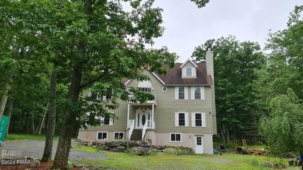 110 Stallion Dr - Photo 3 of 50
