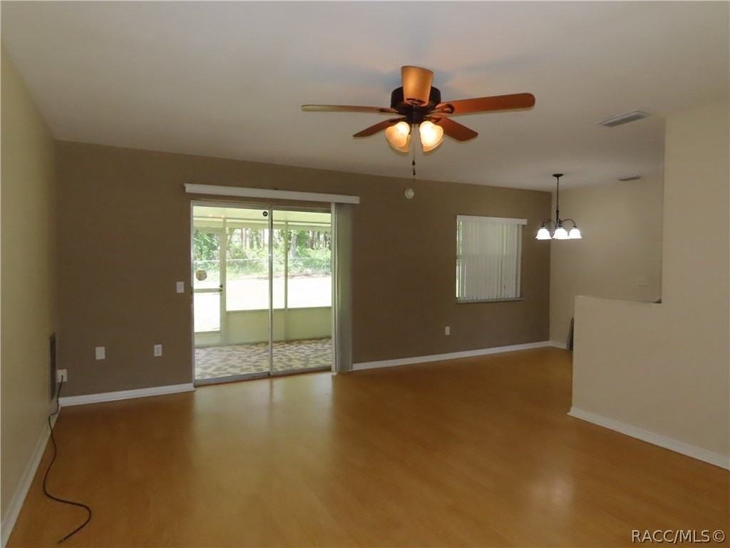6633 E Holly St - Photo 3 of 11