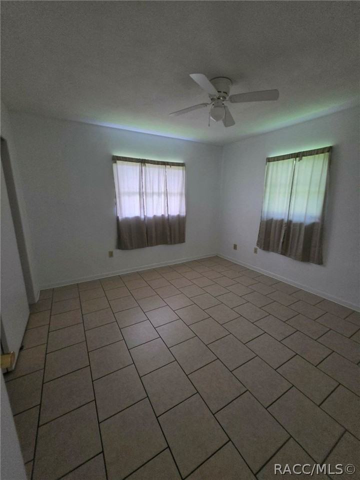 6106 E Calico Ln - Photo 4 of 13