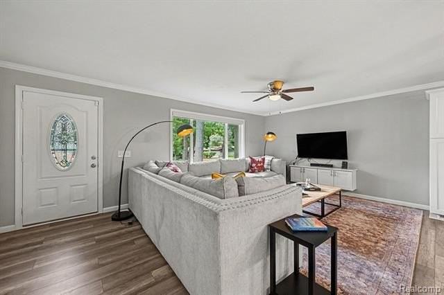 2104 Highfield Rd - Photo 4 of 38