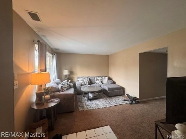 20025 Village Green Ct - Photo 4 of 17