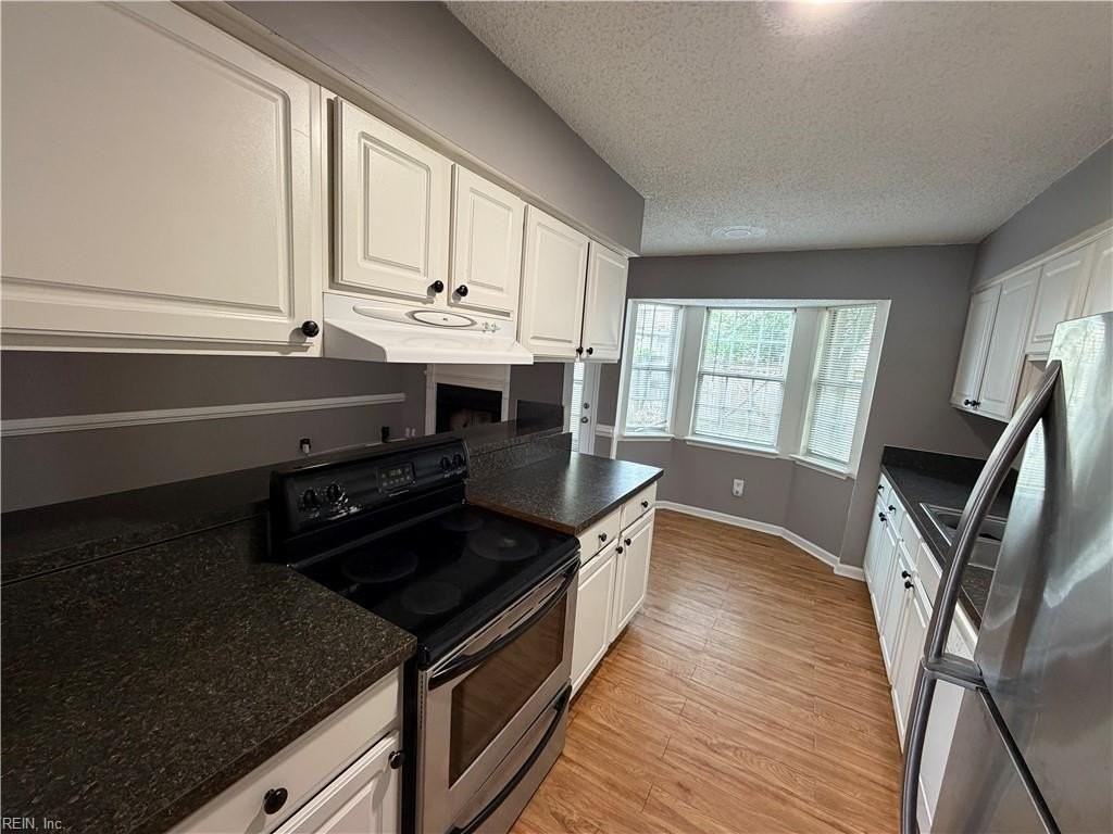 548 Hollomon Dr - Photo 3 of 20