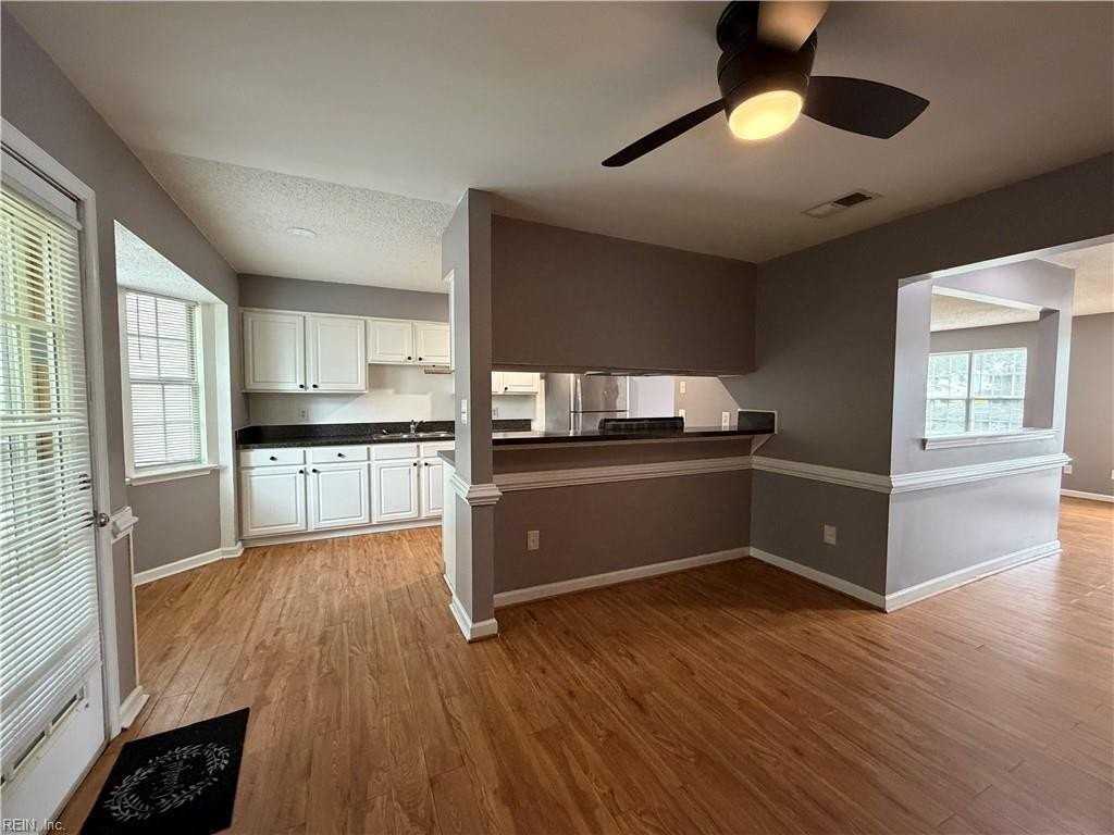 548 Hollomon Dr - Photo 7 of 20