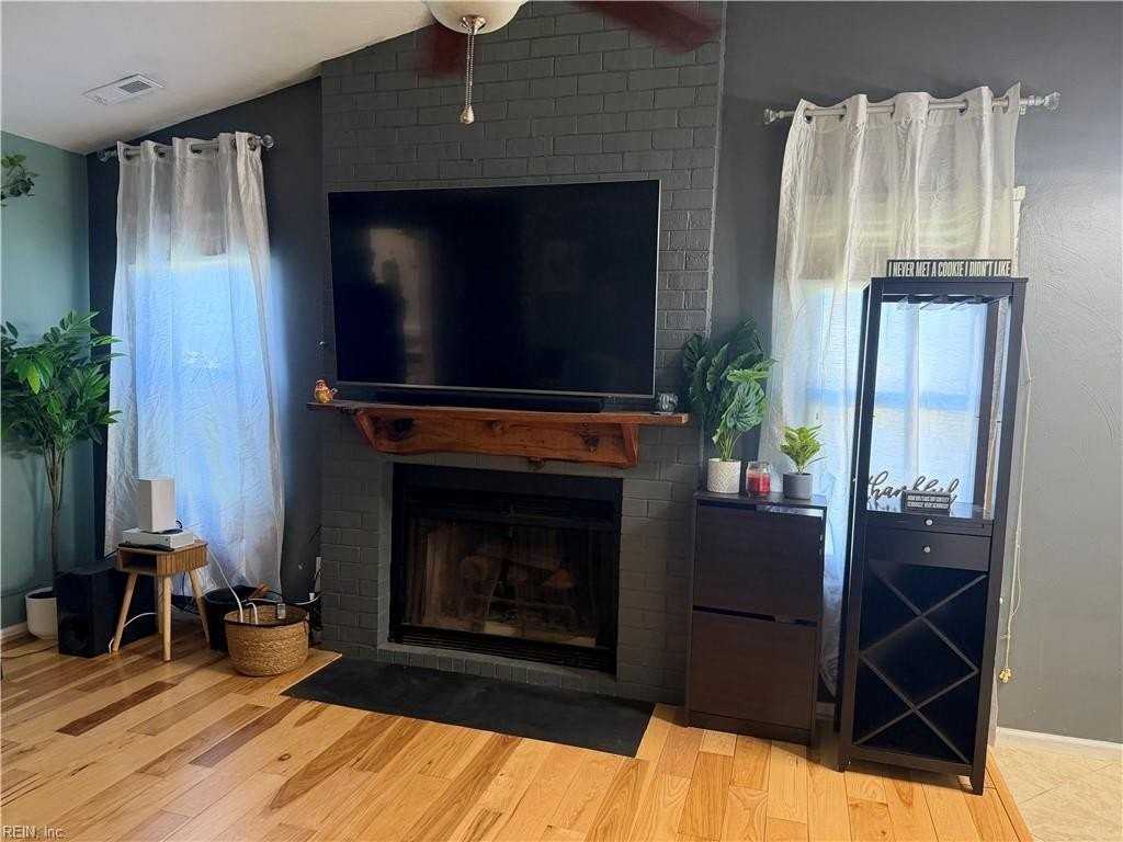 5801 Pleasant Woods Ct - Photo 6 of 34