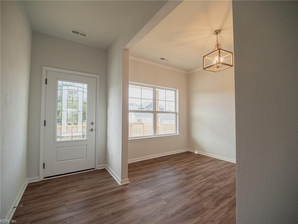 9630 Worth St - Photo 3 of 24