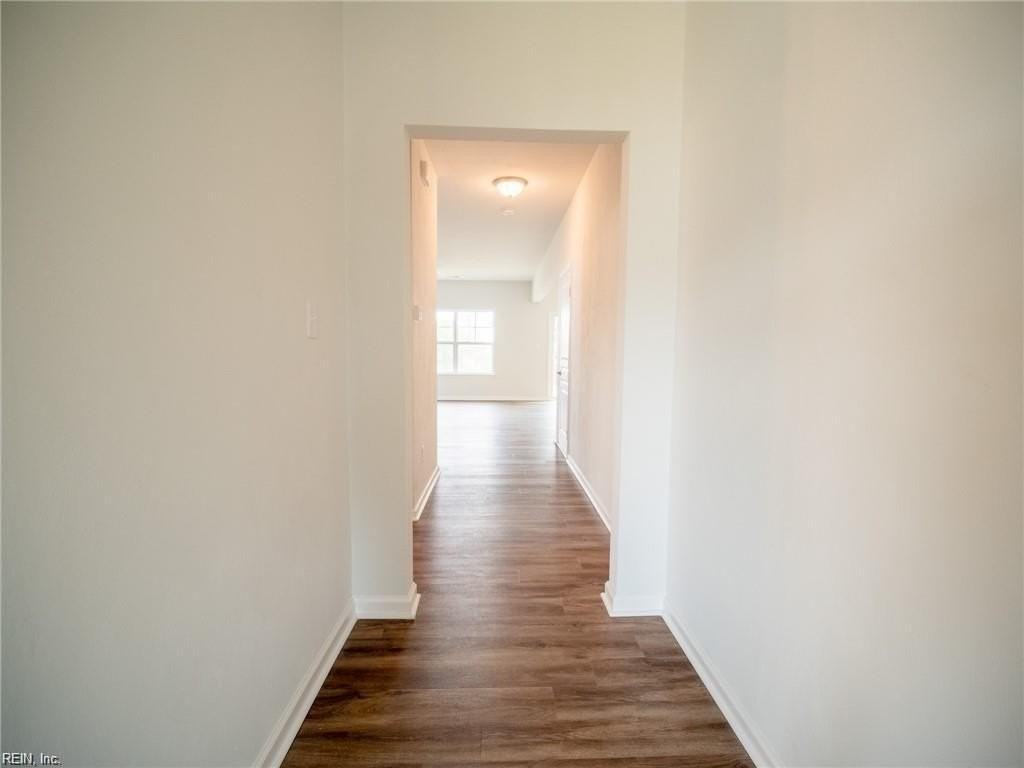 9630 Worth St - Photo 5 of 24