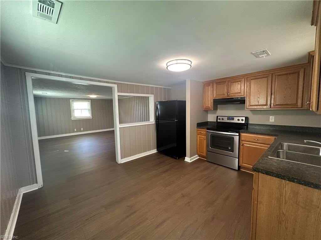 2425 Juniper St - Photo 5 of 17