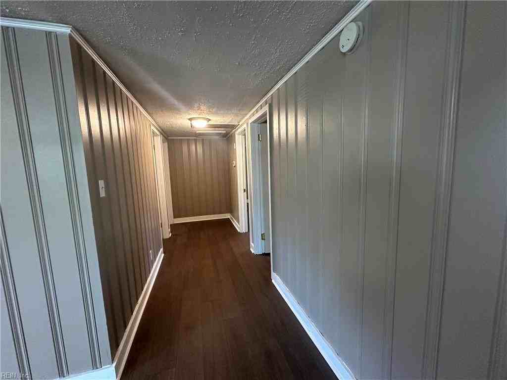 2425 Juniper St - Photo 6 of 17