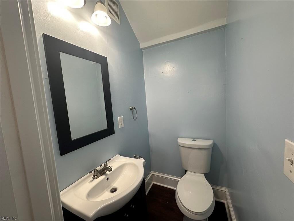 503 Rhode Island Ave - Photo 5 of 24