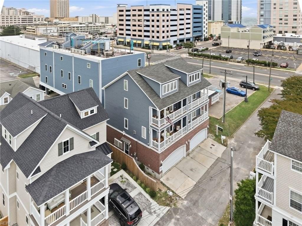 304 26.5 Street #B - Photo 6 of 49