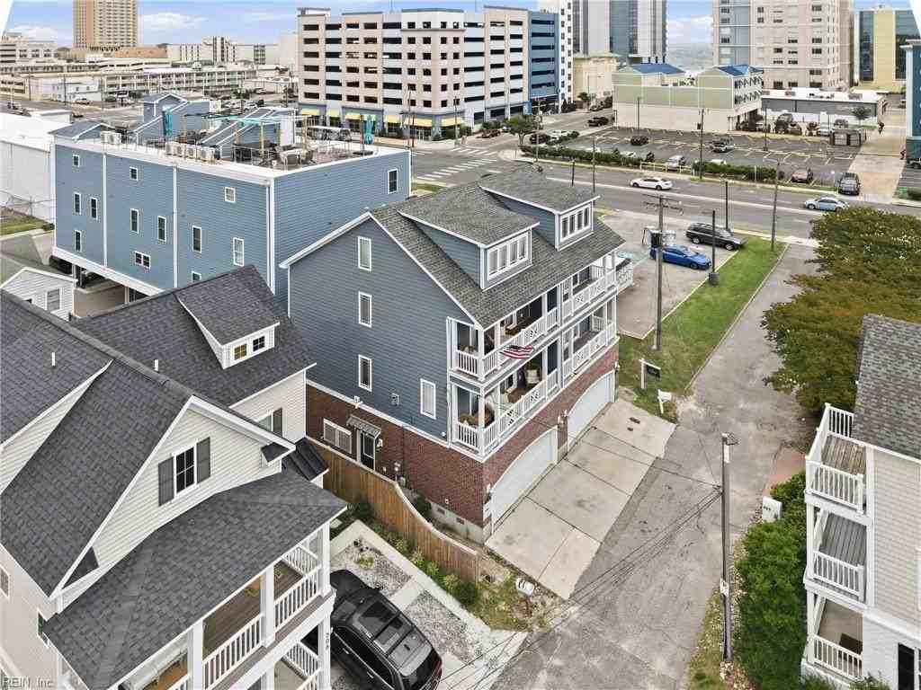 304 26.5 Street #B - Photo 7 of 49