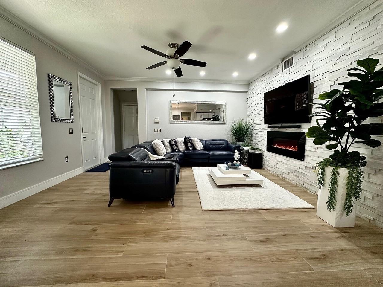 4720 Mimosa Pl #905 - Photo 2 of 17