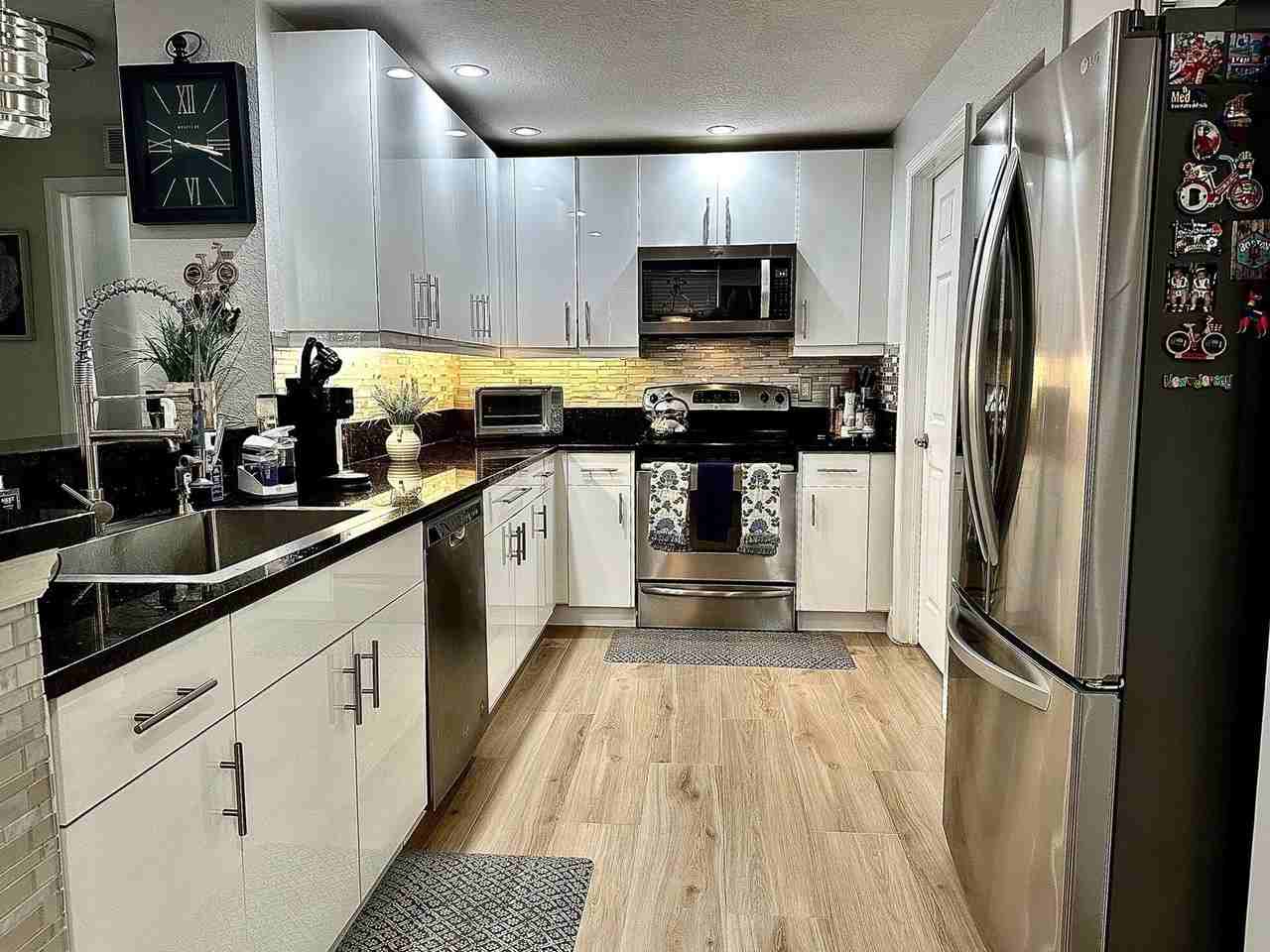 4720 Mimosa Pl #905 - Photo 4 of 17